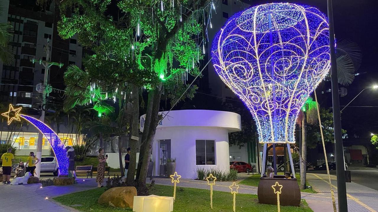 KITNET S2 em TORRES-RS - ÓTIMO CUSTO BENEFICIO na mais bela praia Gaúcha - Cozinha - Banheiro - Ar condicionado - TV - Wi-Fi - Estacionamento - Acomoda até 5 pessoas - Anfitriã Superhost no BnB Exterior foto